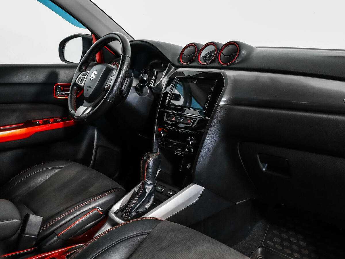 Suzuki Vitara с пробегом — 2017 год. Фото: #11