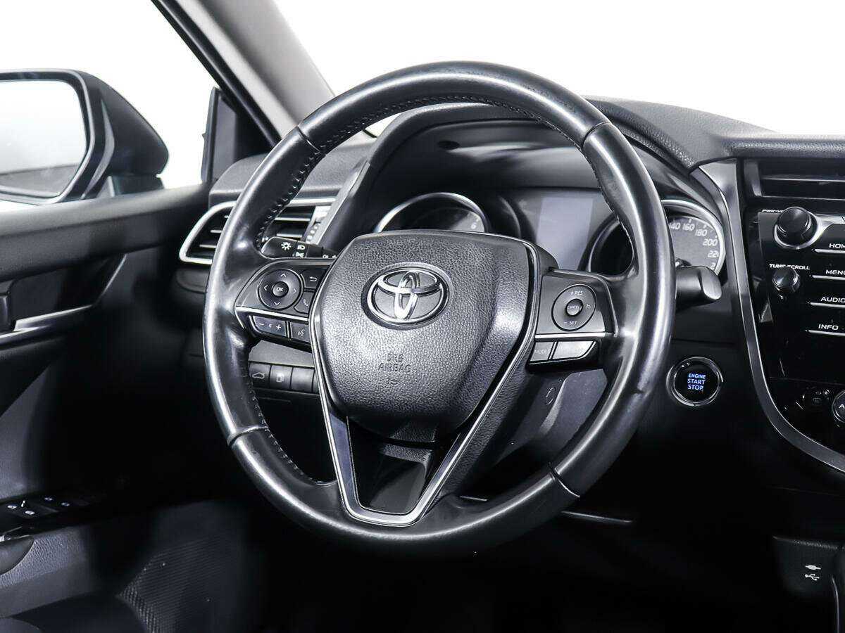 Toyota Camry с пробегом — 2018 год. Фото: #14