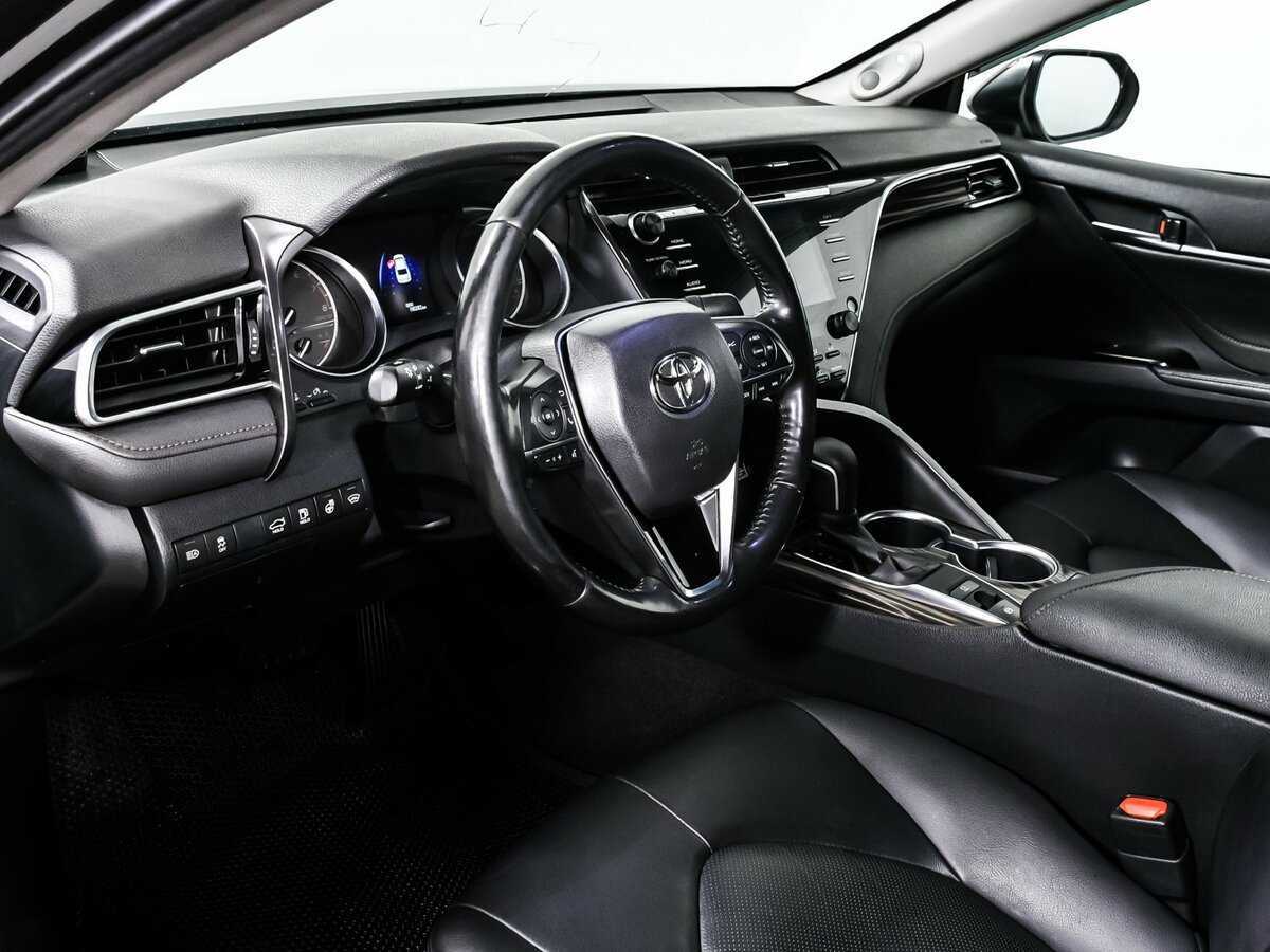Toyota Camry с пробегом — 2019 год. Фото: #11