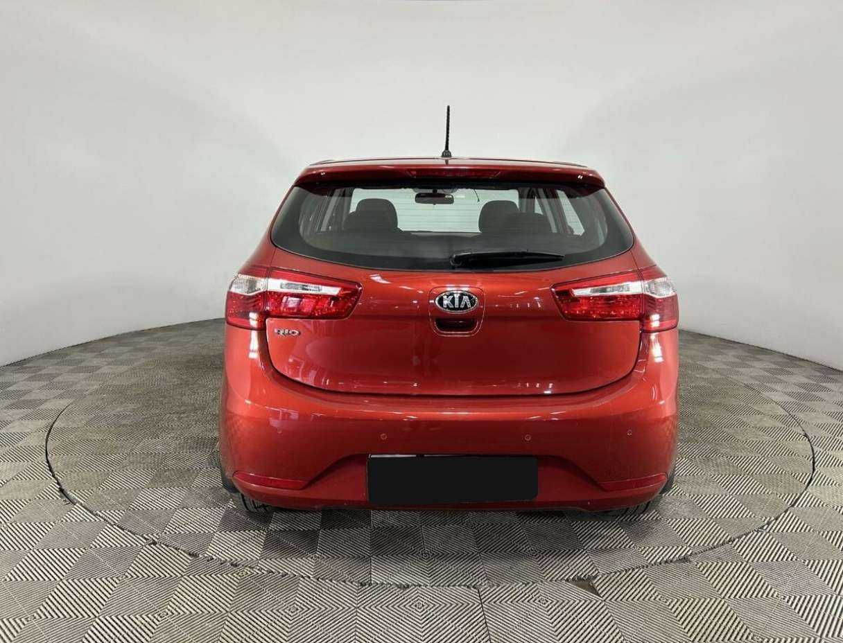Kia Rio с пробегом — 2013 год. Фото: #2