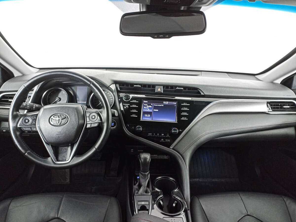 Toyota Camry с пробегом — 2020 год. Фото: #10