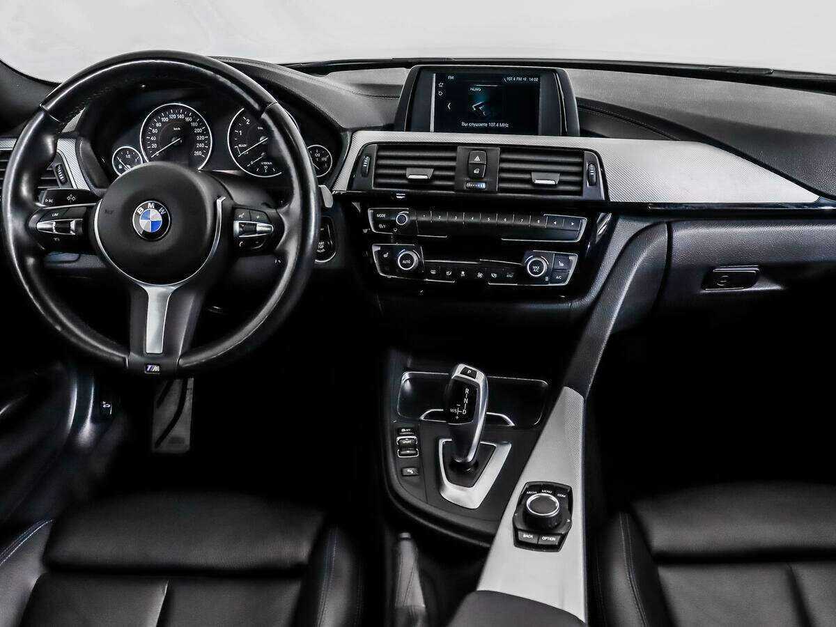 BMW 3 серии с пробегом — 2018 год. Фото: #12