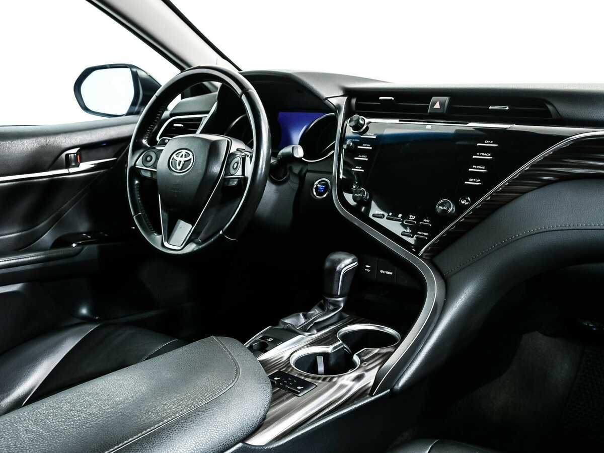 Toyota Camry с пробегом — 2019 год. Фото: #8