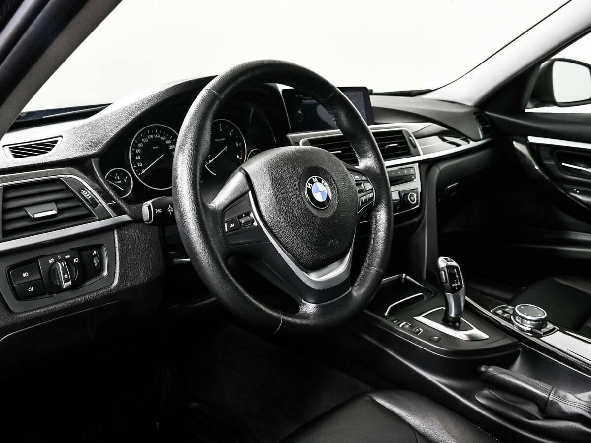 BMW 3 серии с пробегом — 2016 год. Фото: #12