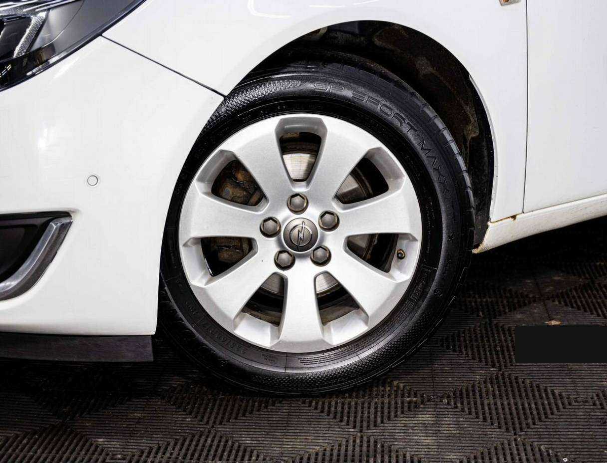 Opel Insignia с пробегом — 2013 год. Фото: #8