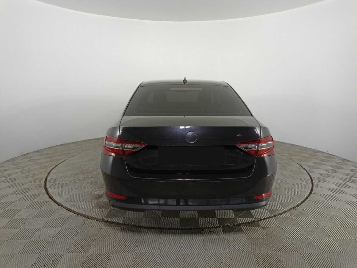 Skoda Superb с пробегом — 2018 год. Фото: #5