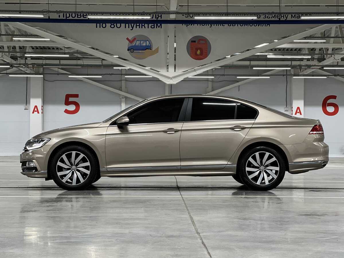 Volkswagen Passat с пробегом — 2016 год. Фото: #7