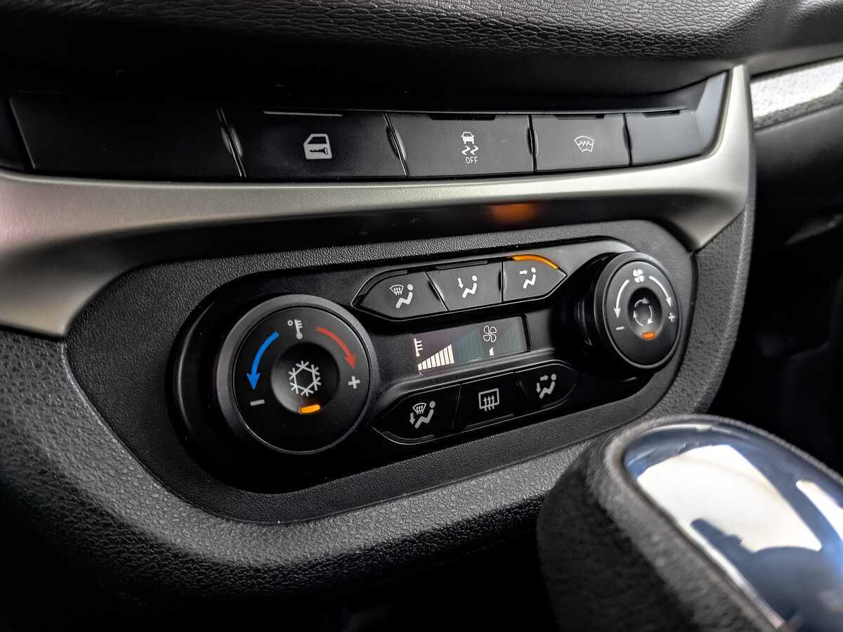 Lada (ВАЗ) Vesta с пробегом — 2021 год. Фото: #20