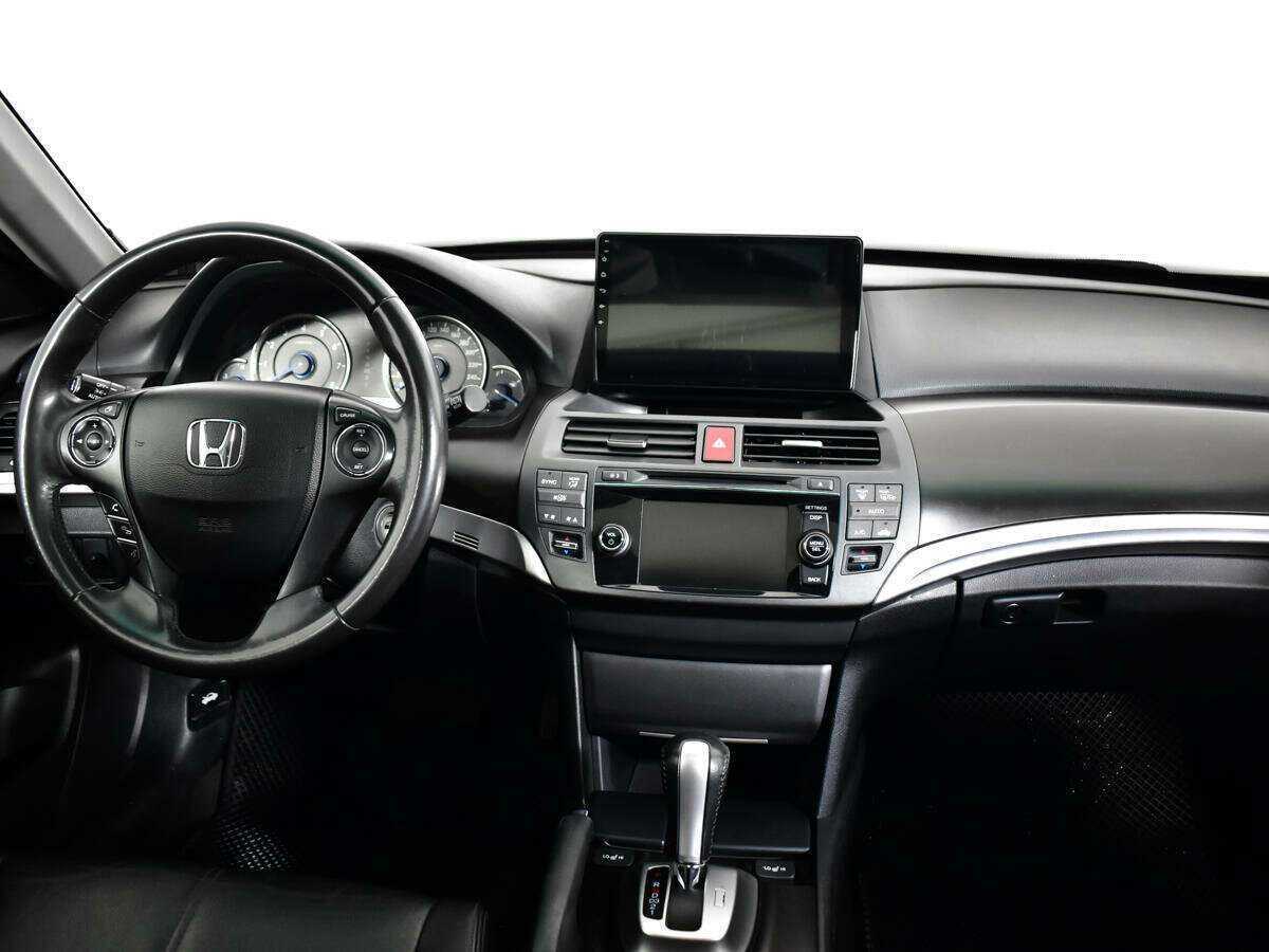 Honda Crosstour с пробегом — 2014 год. Фото: #11