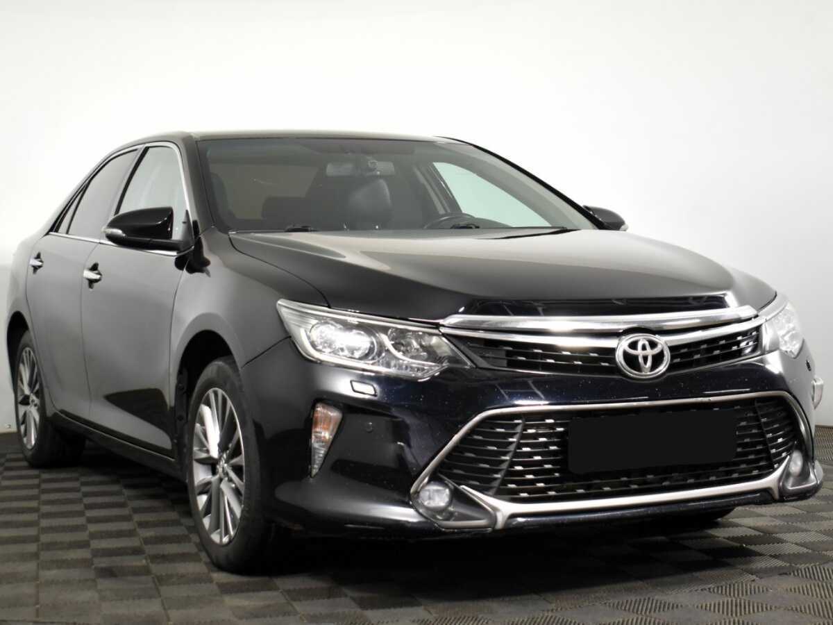 Toyota Camry с пробегом — 2017 год. Фото: #2