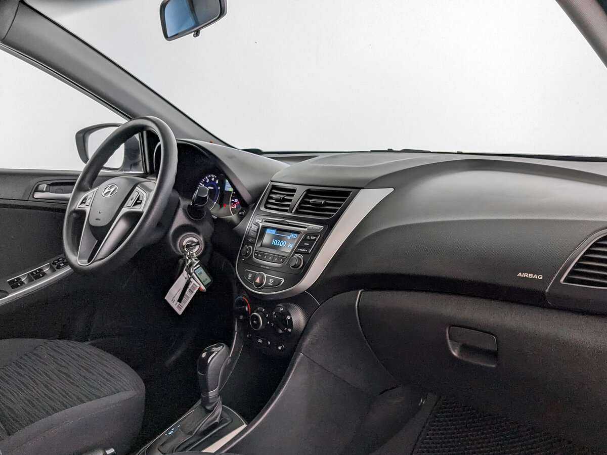 Hyundai Solaris с пробегом — 2015 год. Фото: #6