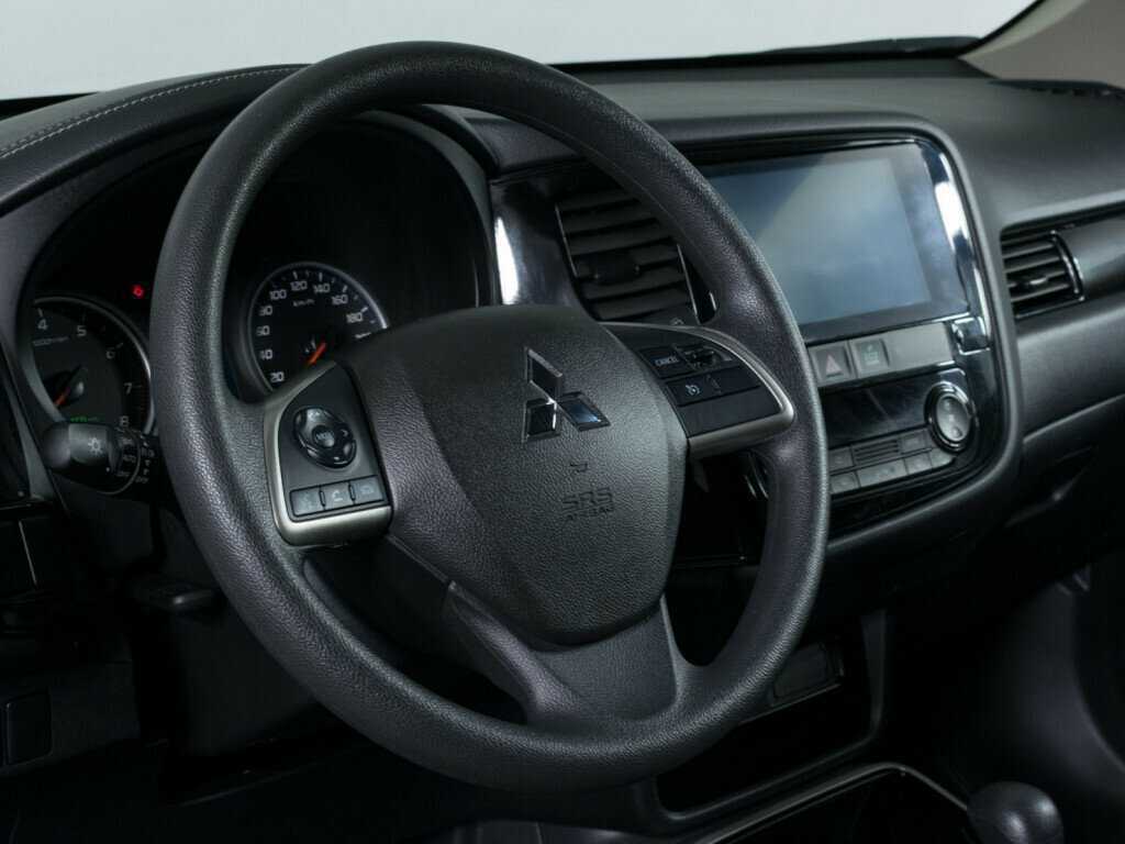 Mitsubishi Outlander с пробегом — 2022 год. Фото: #11