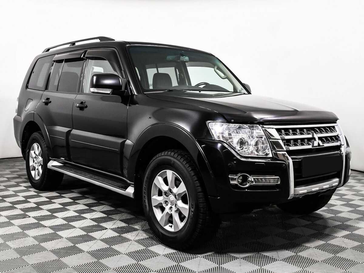 Mitsubishi Pajero с пробегом — 2015 год. Фото: #2