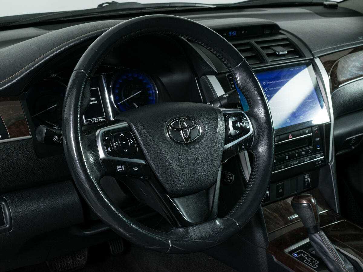 Toyota Camry с пробегом — 2017 год. Фото: #12