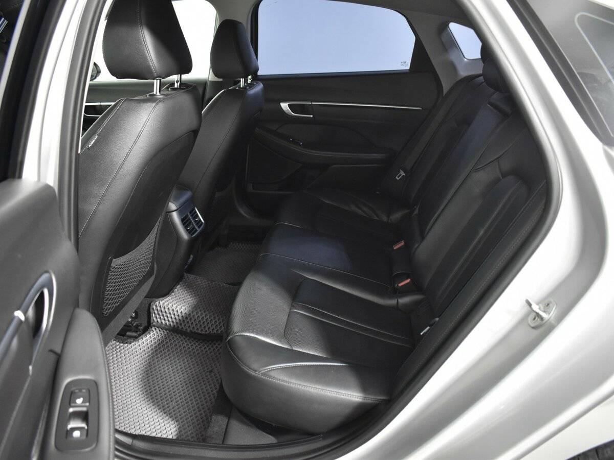 Hyundai Sonata с пробегом — 2021 год. Фото: #10