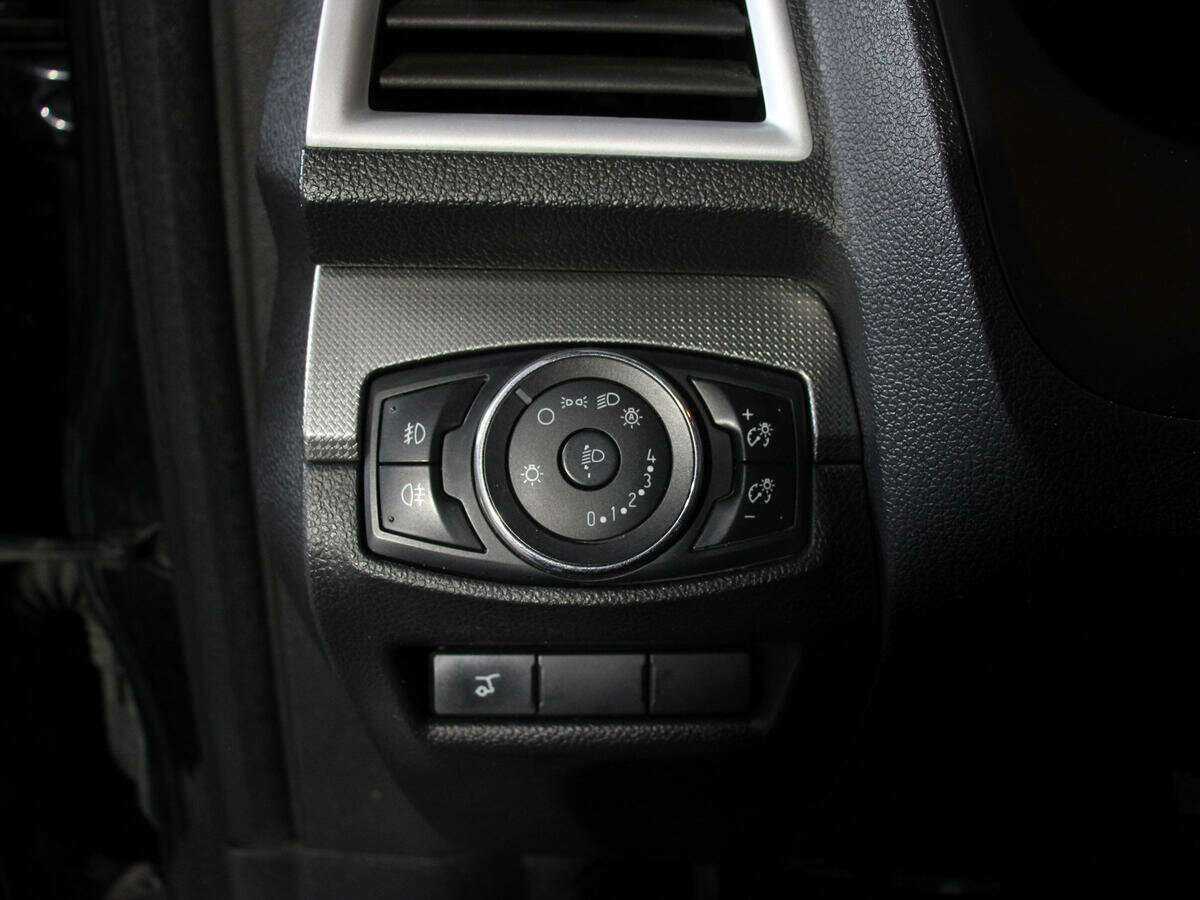 Ford Explorer с пробегом — 2013 год. Фото: #18