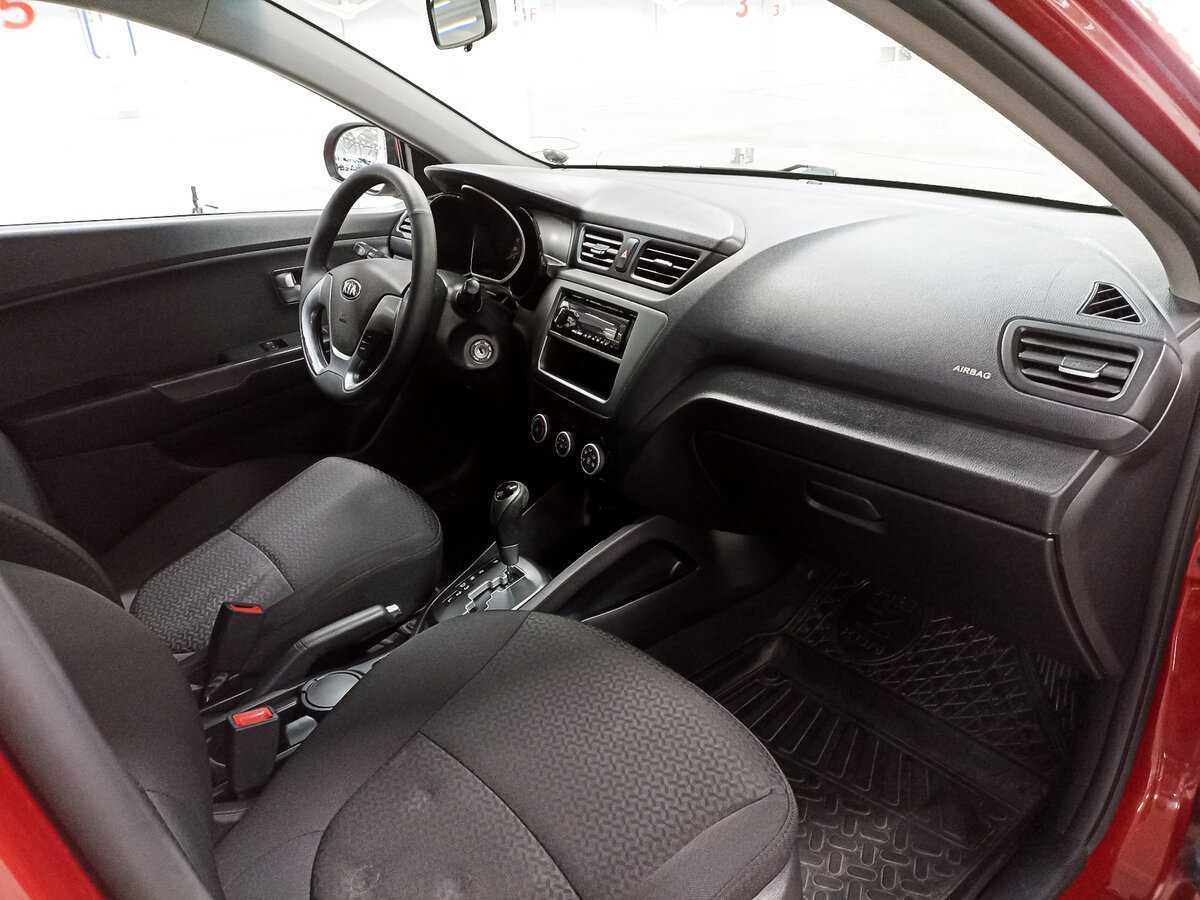 Kia Rio с пробегом — 2015 год. Фото: #10