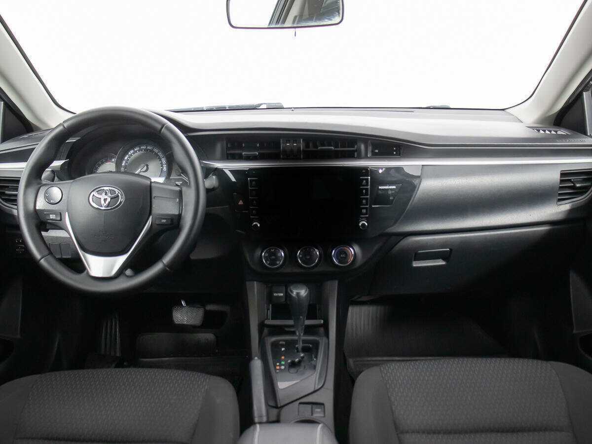 Toyota Corolla с пробегом — 2014 год. Фото: #12