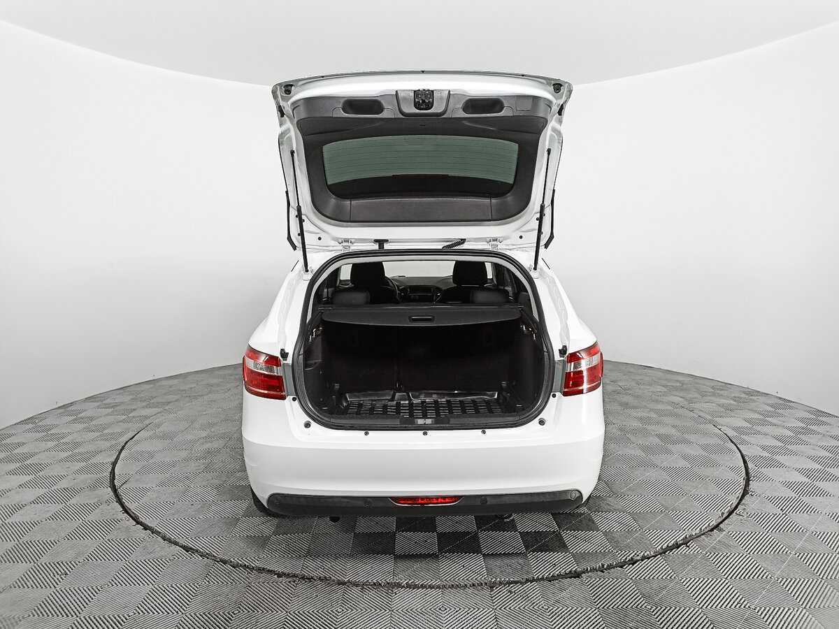 Lada (ВАЗ) Vesta с пробегом — 2019 год. Фото: #9