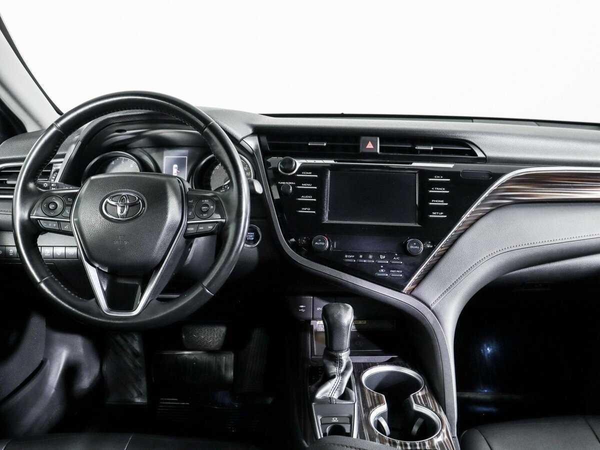 Toyota Camry с пробегом — 2019 год. Фото: #11