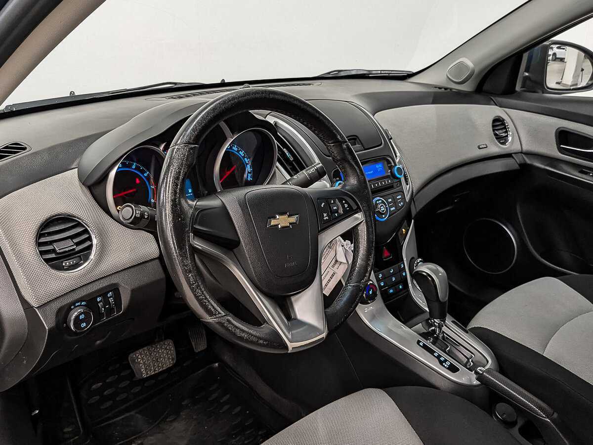 Chevrolet Cruze с пробегом — 2014 год. Фото: #14