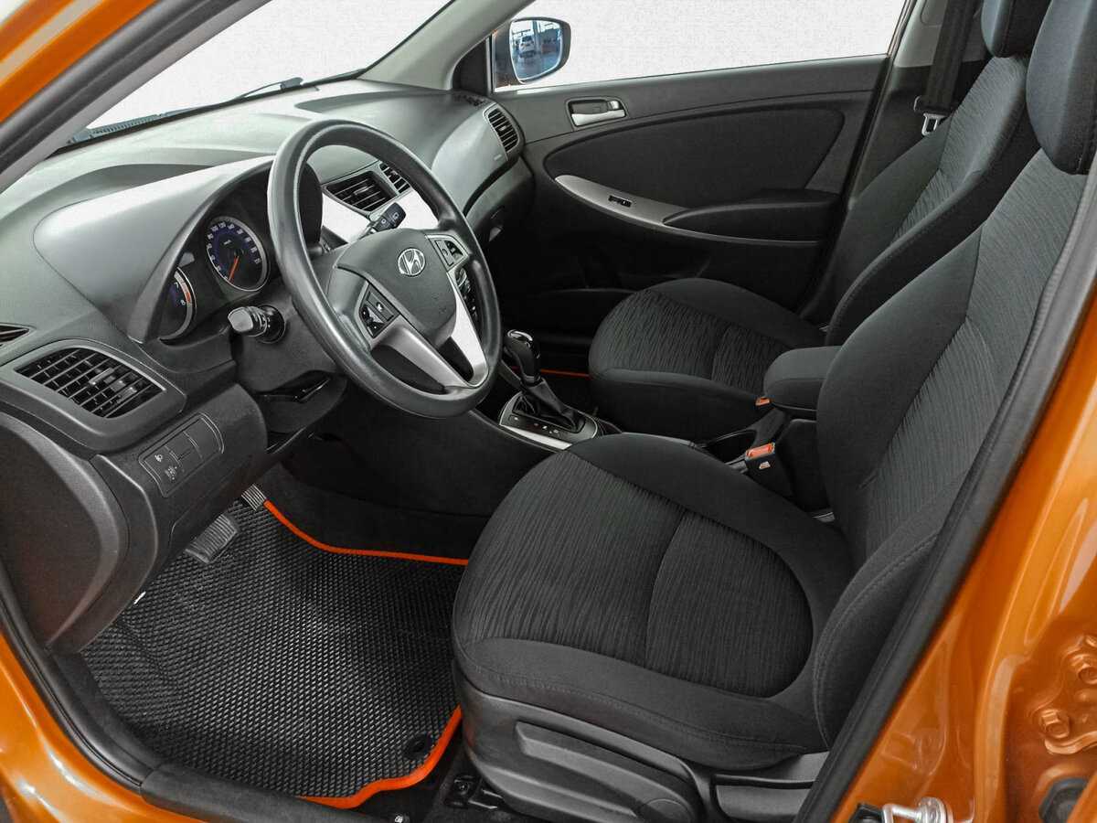 Hyundai Solaris с пробегом — 2014 год. Фото: #13