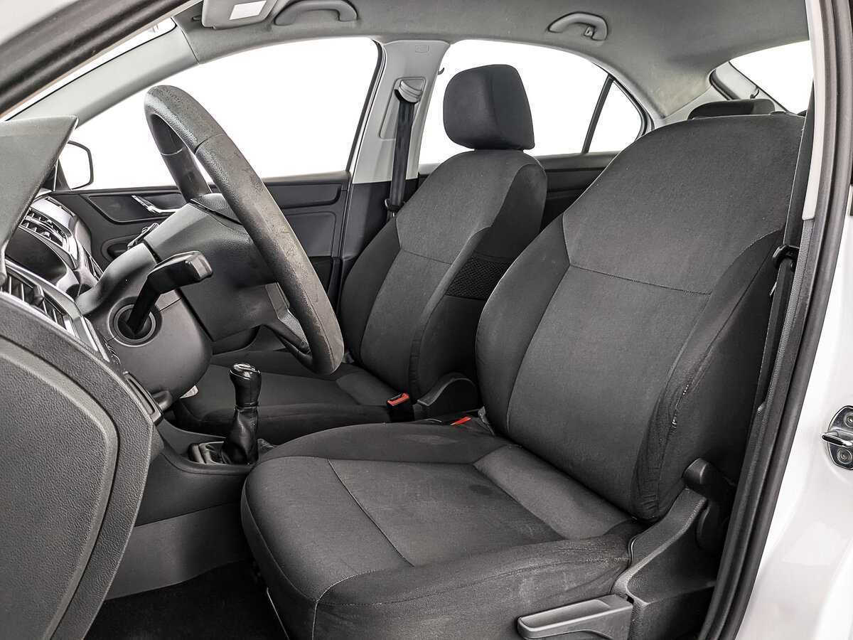 Skoda Rapid с пробегом — 2017 год. Фото: #19