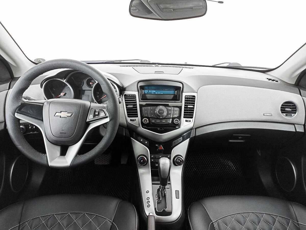 Chevrolet Cruze с пробегом — 2012 год. Фото: #10