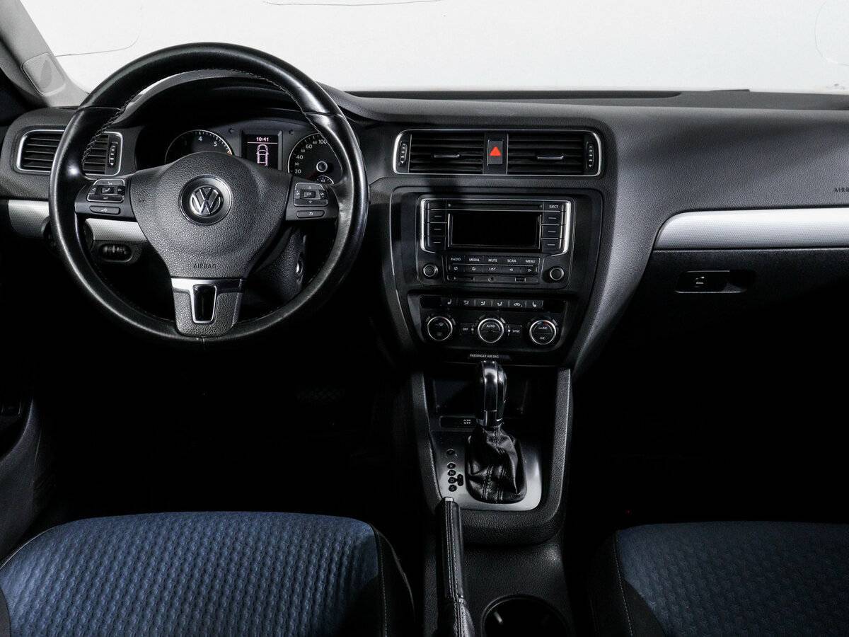 Volkswagen Jetta с пробегом — 2013 год. Фото: #11