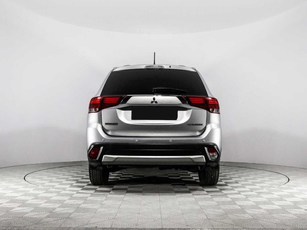 Mitsubishi Outlander с пробегом — 2015 год. Фото: #5