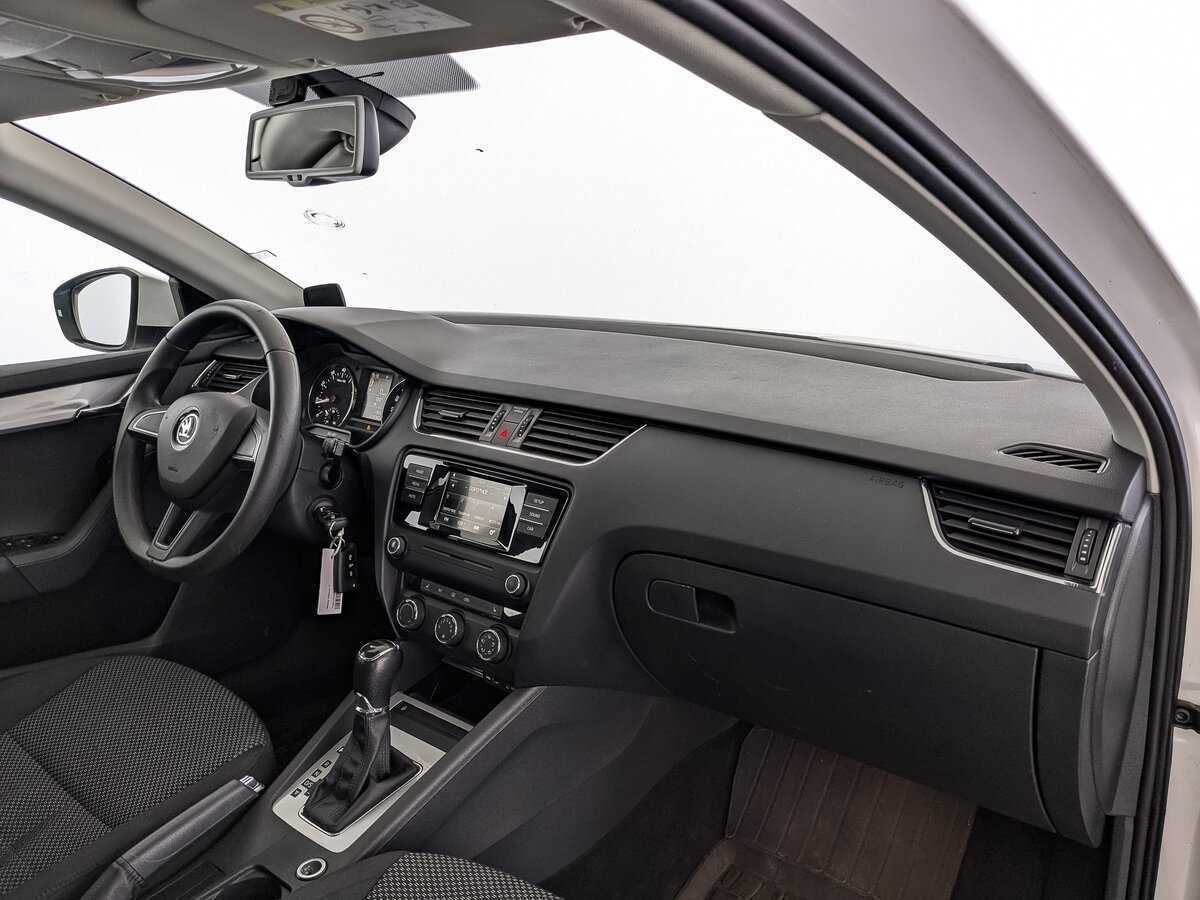 Skoda Octavia с пробегом — 2016 год. Фото: #12
