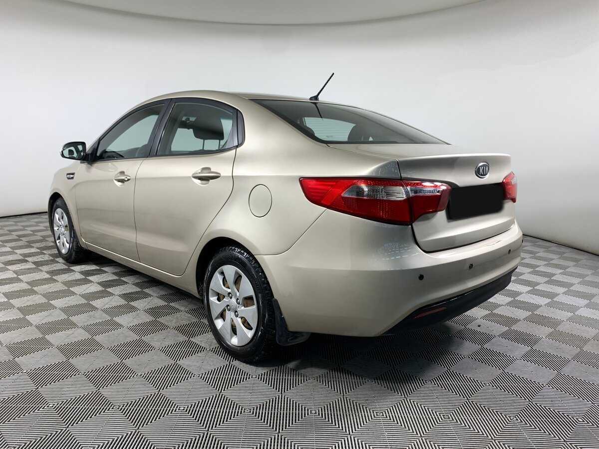 Kia Rio с пробегом — 2012 год. Фото: #6