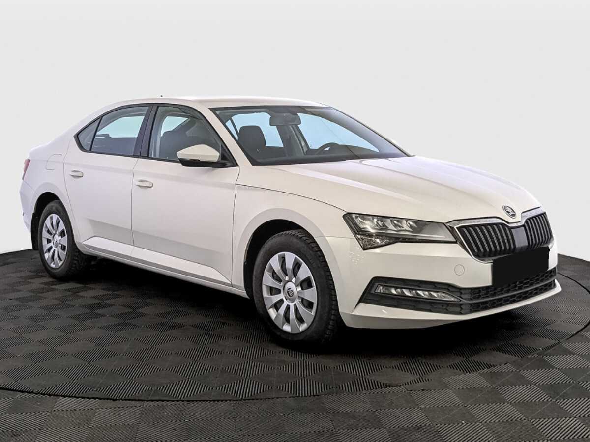 Skoda Superb с пробегом — 2021 год. Фото: #2