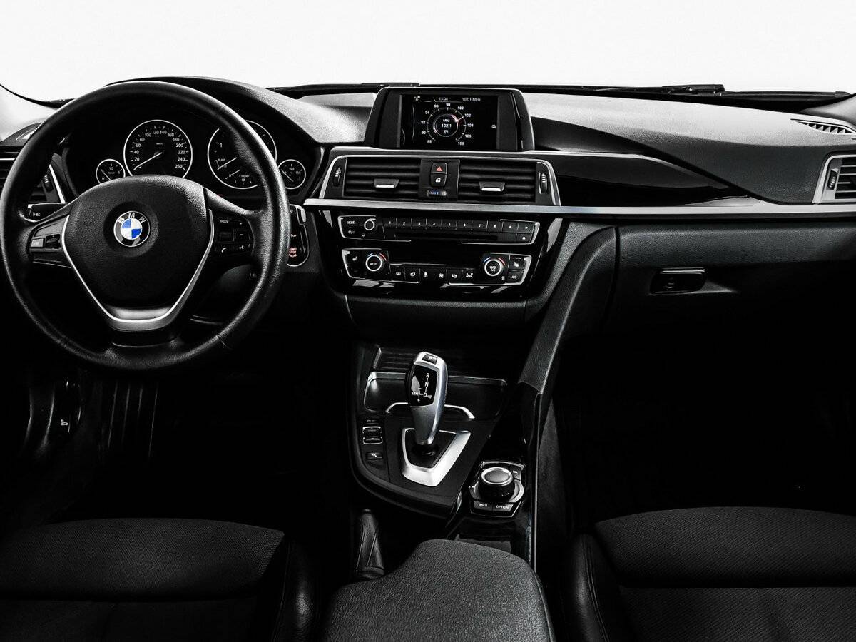 BMW 3 серии с пробегом — 2016 год. Фото: #10