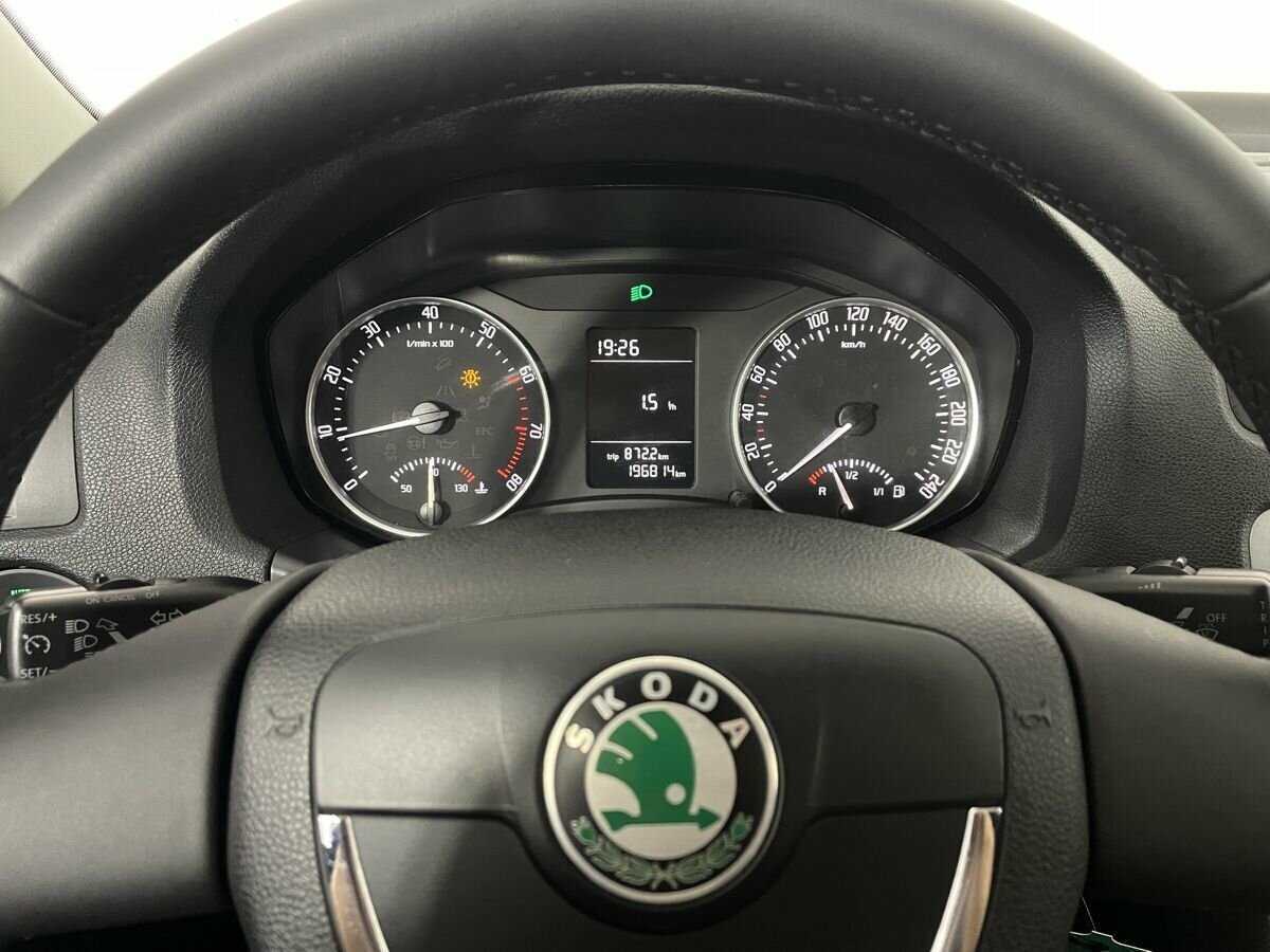Skoda Octavia с пробегом — 2012 год. Фото: #10