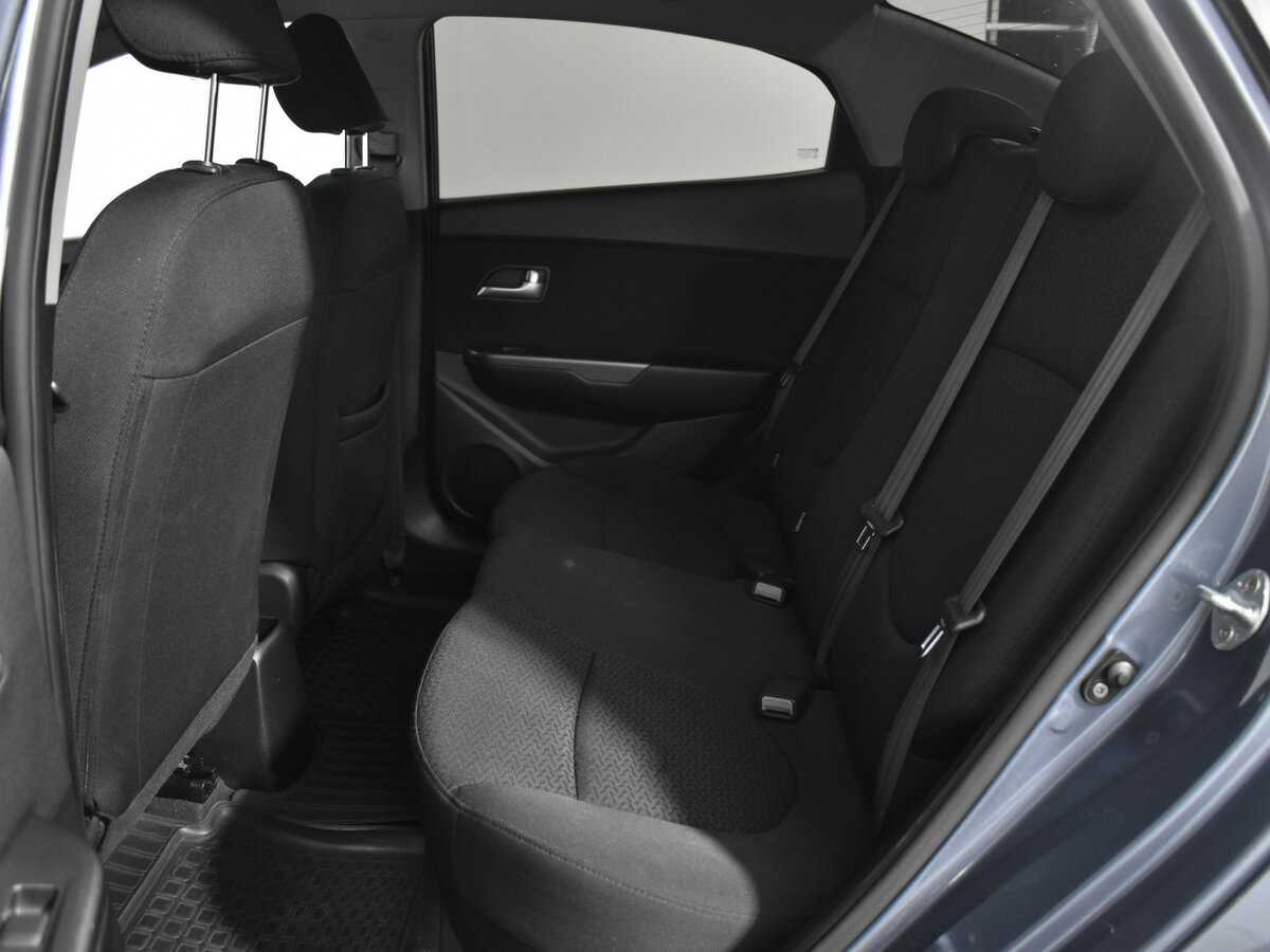 Kia Rio с пробегом — 2012 год. Фото: #11