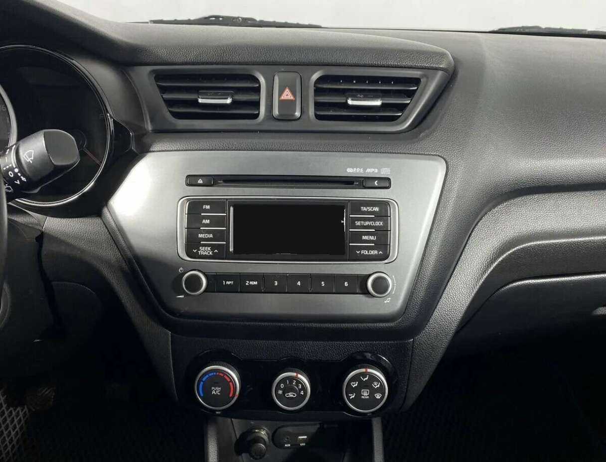 Kia Rio с пробегом — 2015 год. Фото: #11