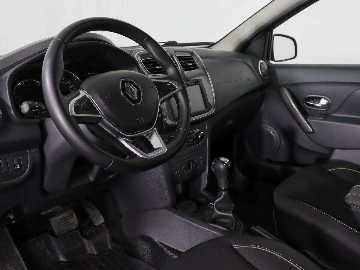 Renault Logan с пробегом — 2018 год. Фото: #8