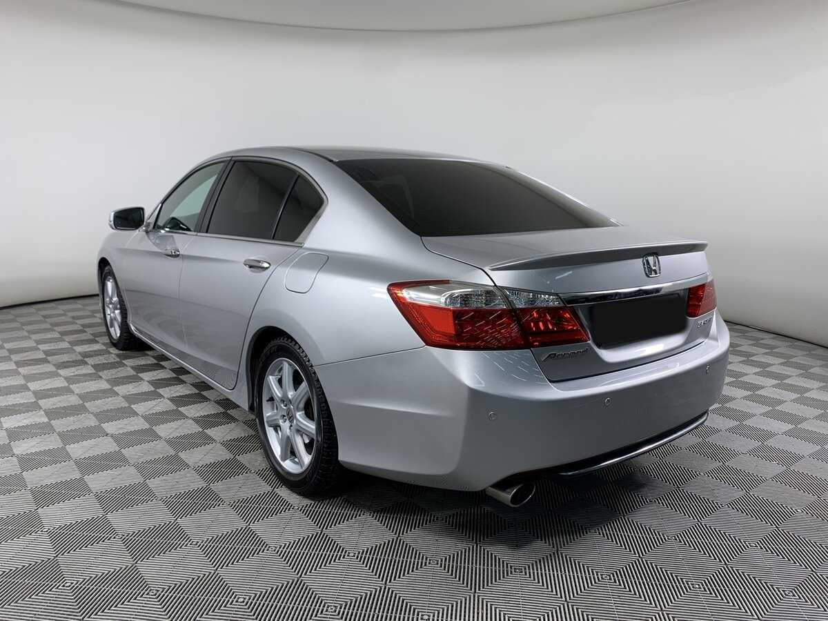 Honda Accord с пробегом — 2013 год. Фото: #5