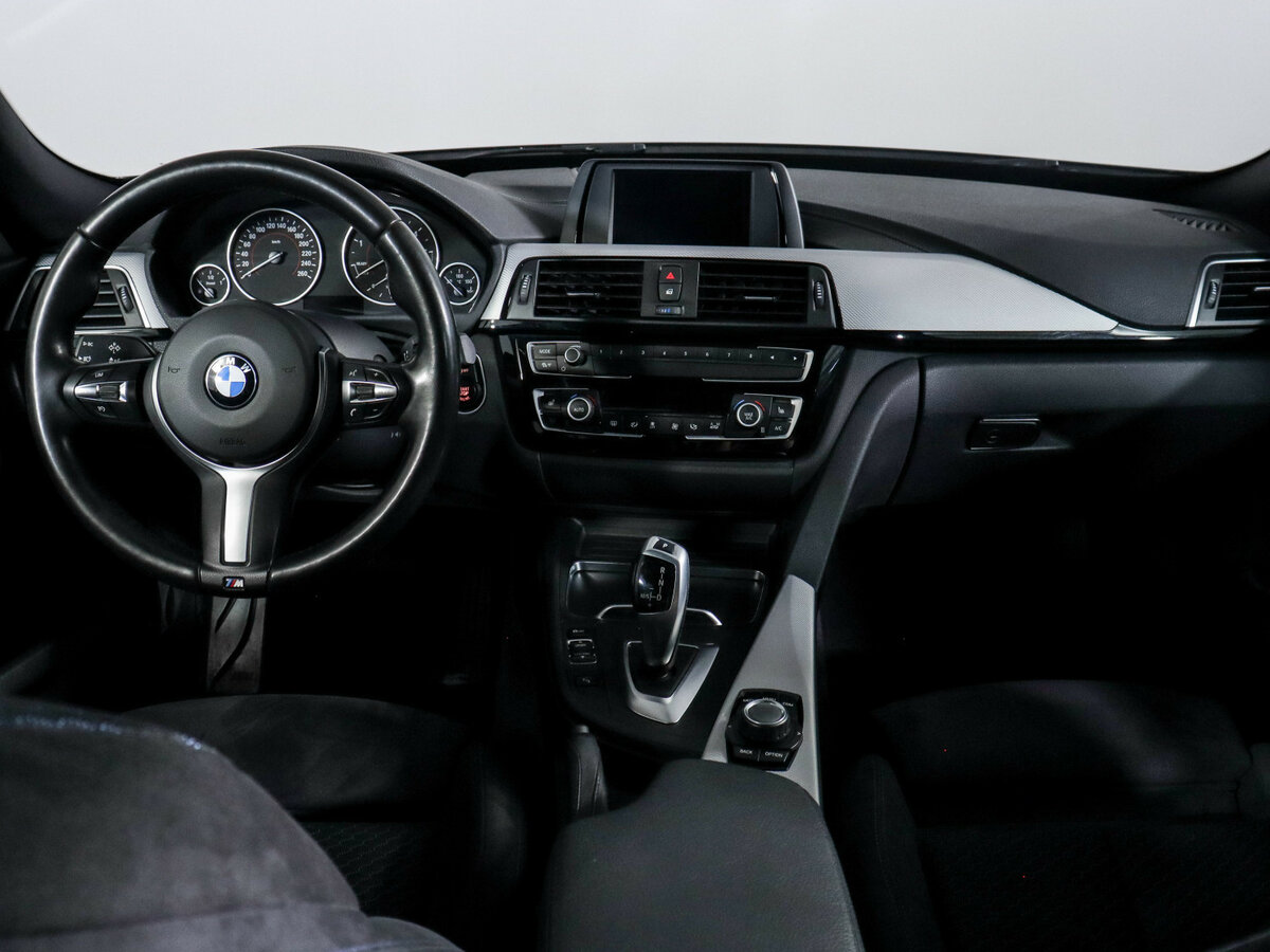 BMW 3 серии с пробегом — 2017 год. Фото: #11