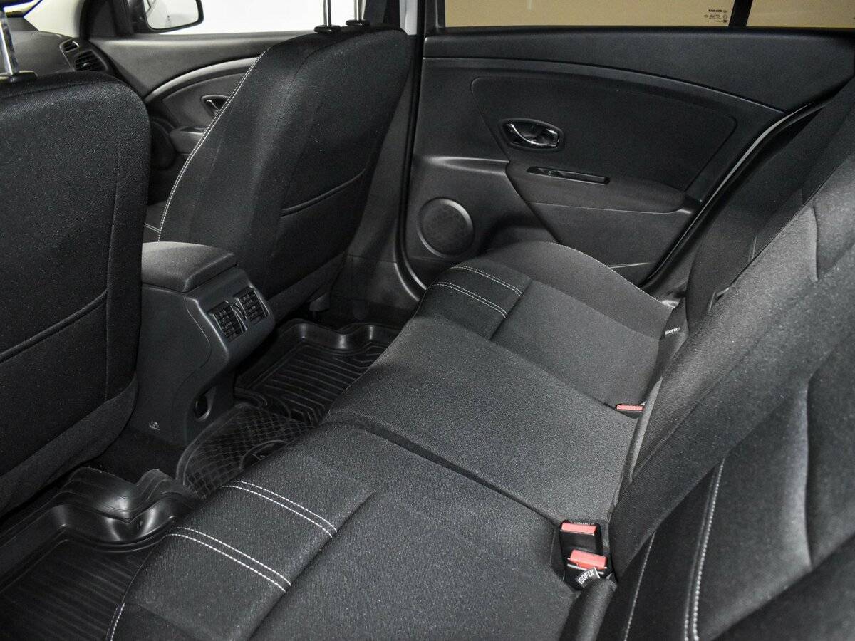 Renault Fluence с пробегом — 2013 год. Фото: #9