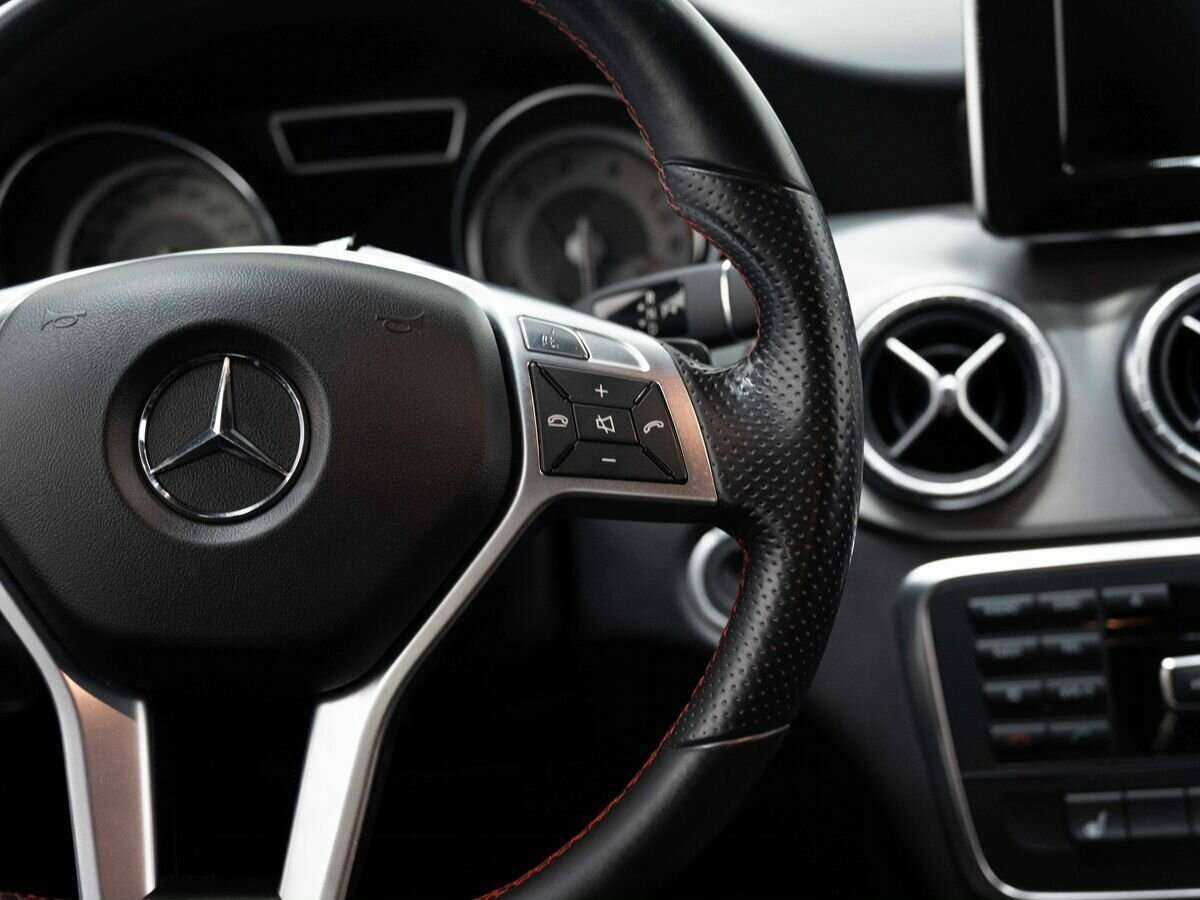 Mercedes-Benz CLA с пробегом — 2013 год. Фото: #15