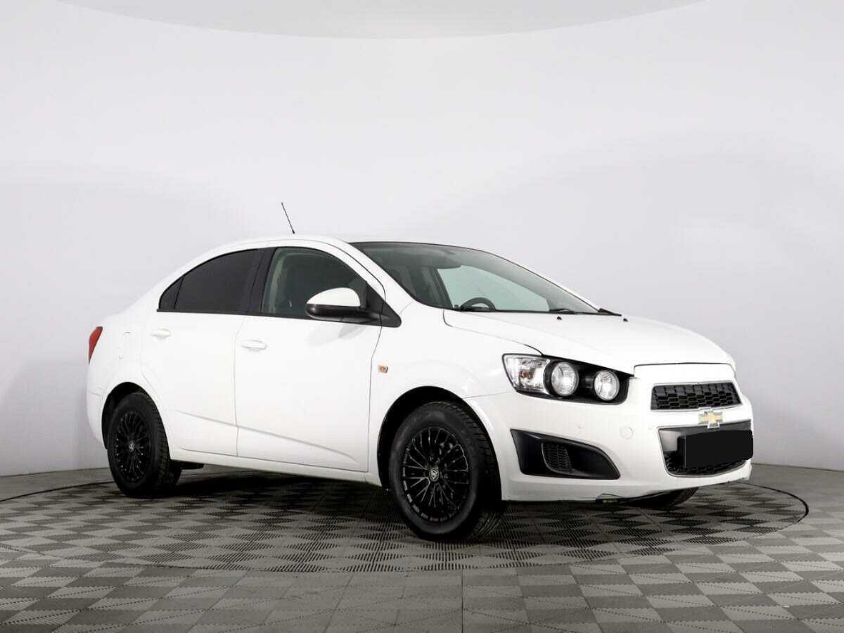Chevrolet Aveo с пробегом — 2012 год. Фото: #2