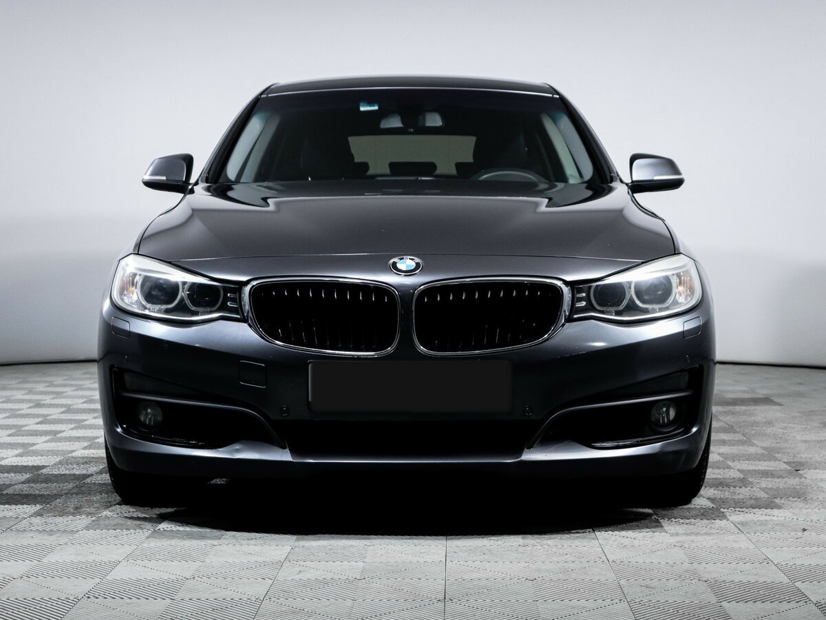 BMW 3 серии с пробегом — 2015 год. Фото: #1