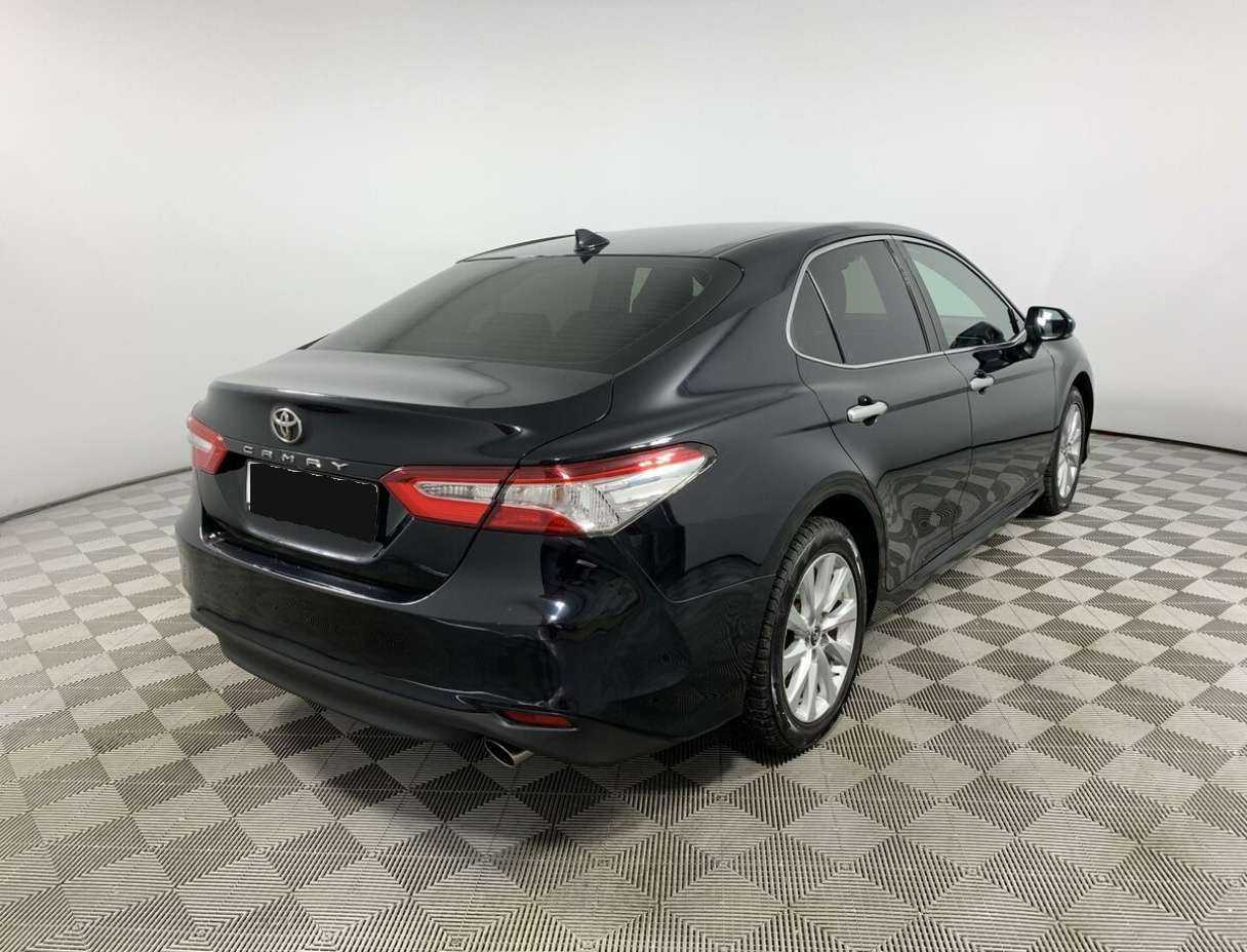 Toyota Camry с пробегом — 2019 год. Фото: #4