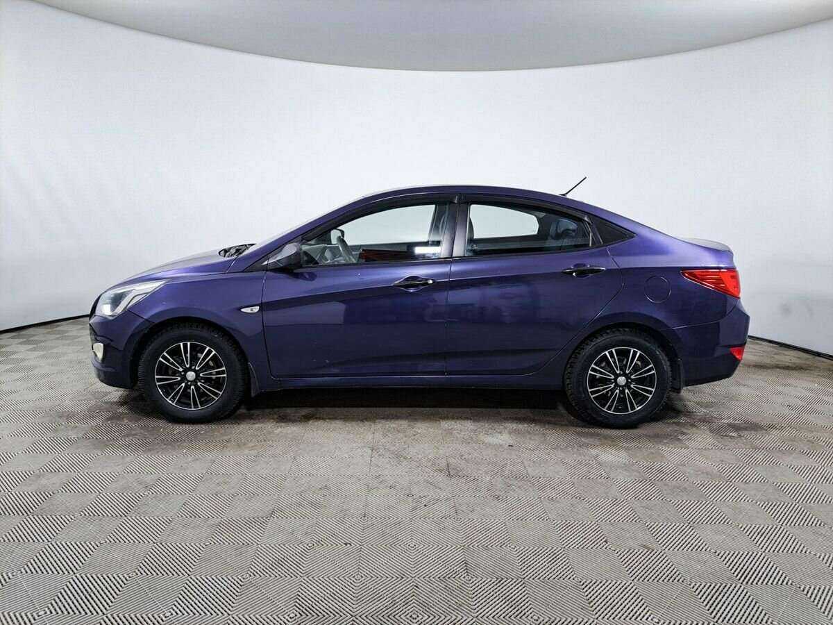 Hyundai Solaris с пробегом — 2014 год. Фото: #6