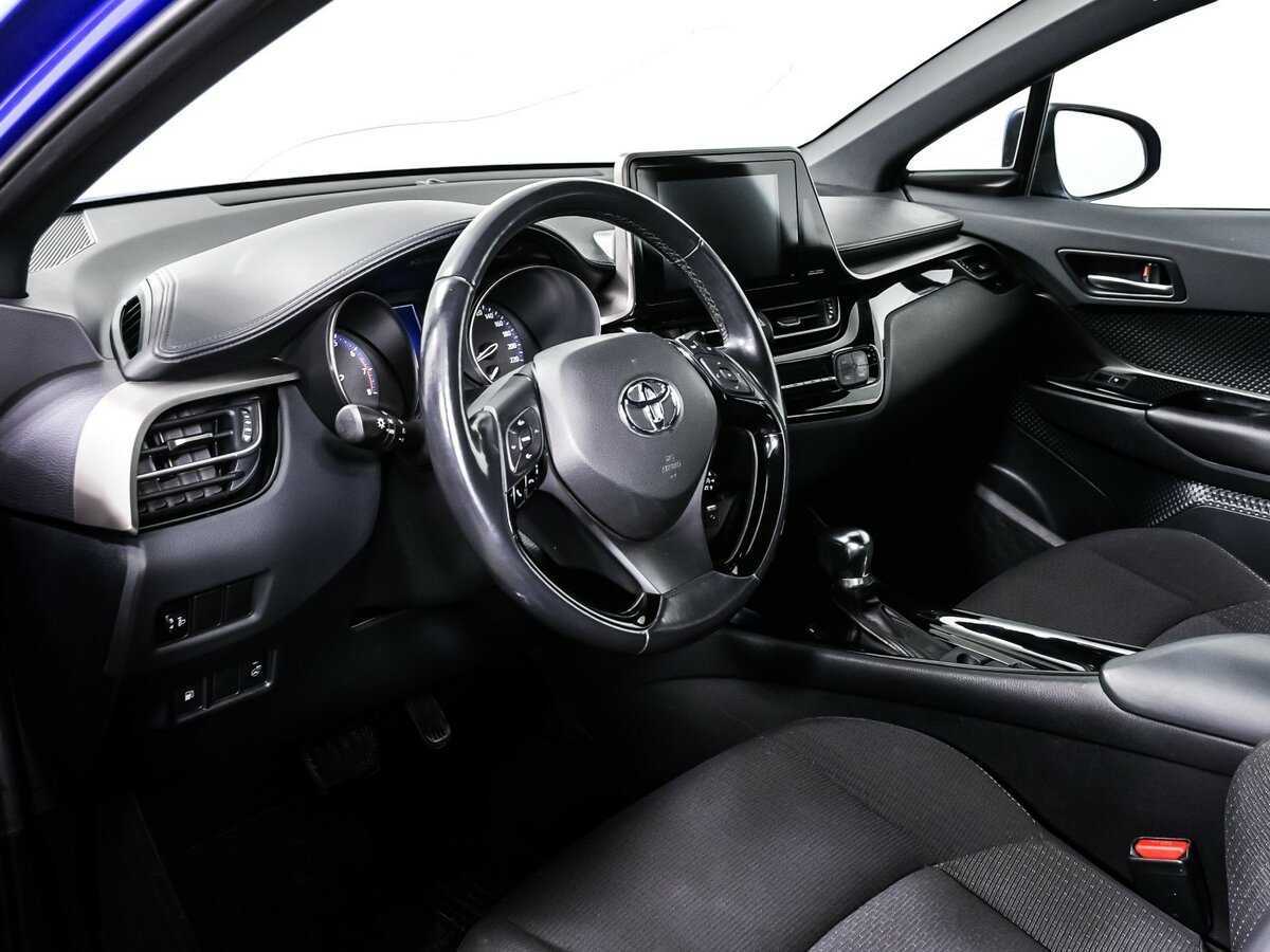 Toyota C-HR с пробегом — 2018 год. Фото: #12