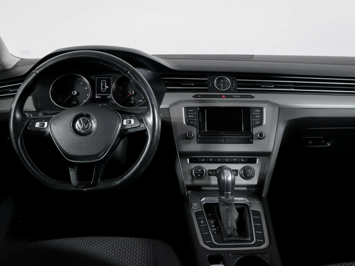 Volkswagen Passat с пробегом — 2017 год. Фото: #11
