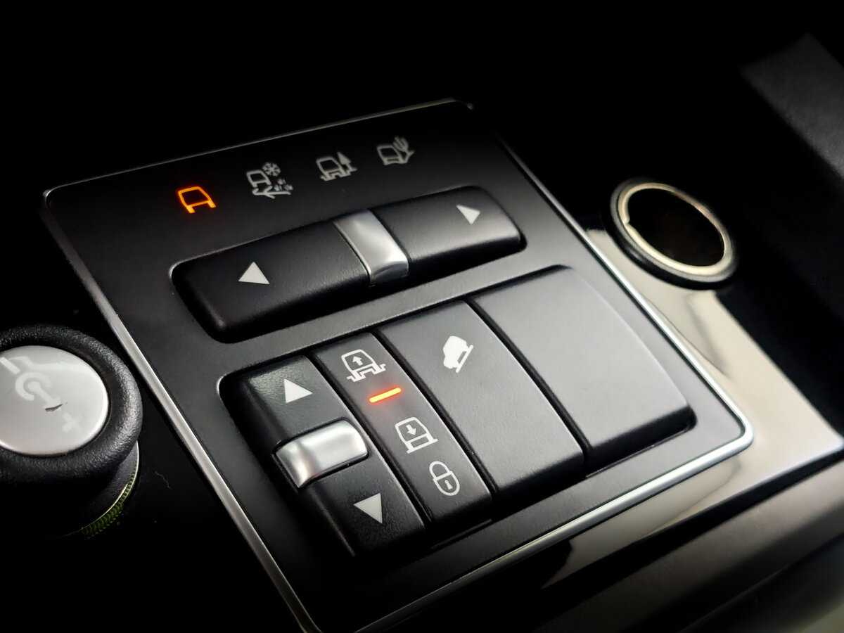 Land Rover Discovery с пробегом — 2014 год. Фото: #24