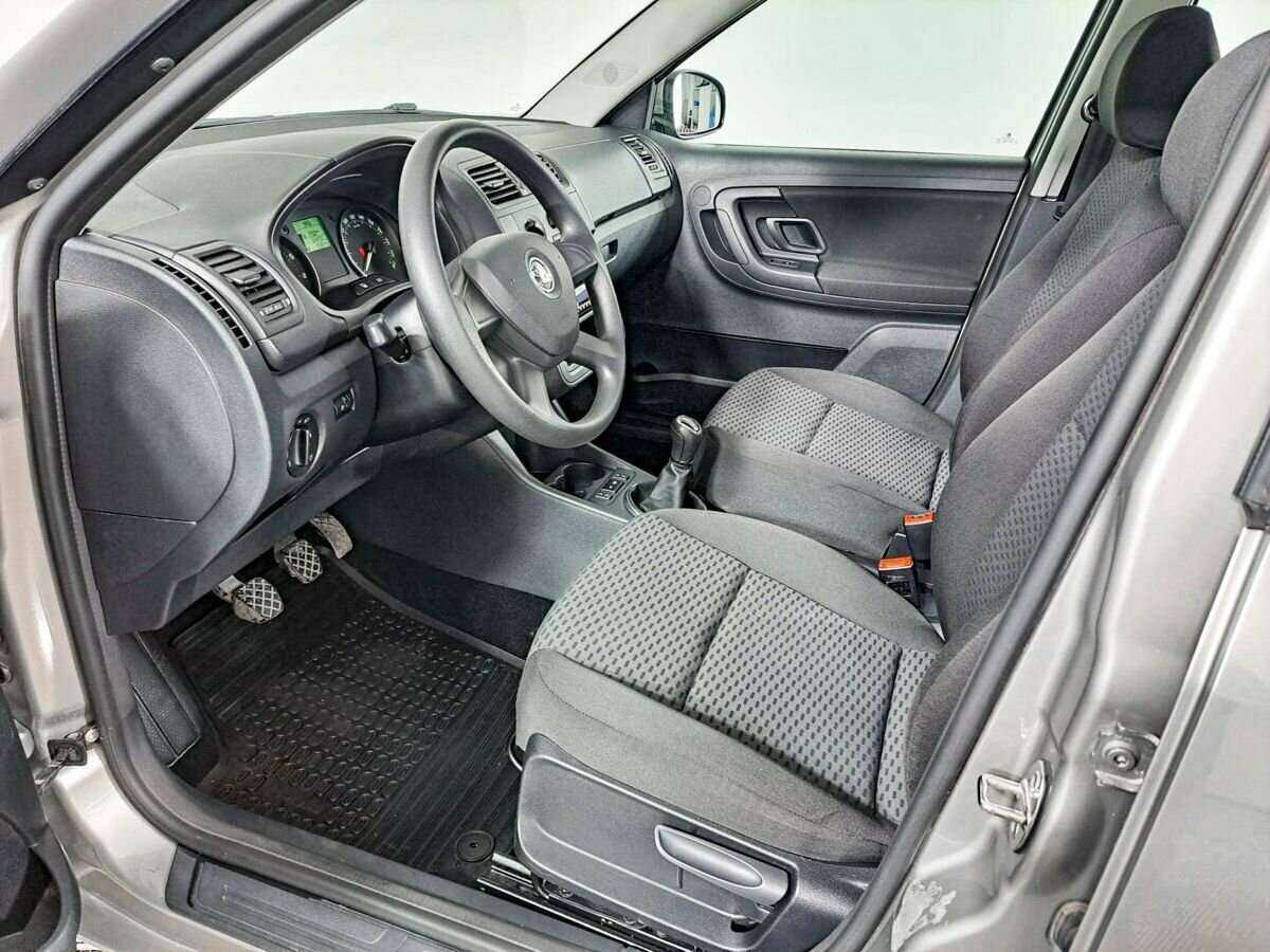Skoda Fabia с пробегом — 2013 год. Фото: #13